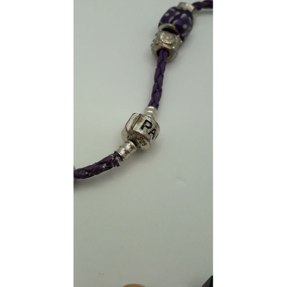 Pandora - Picture 3 of 5